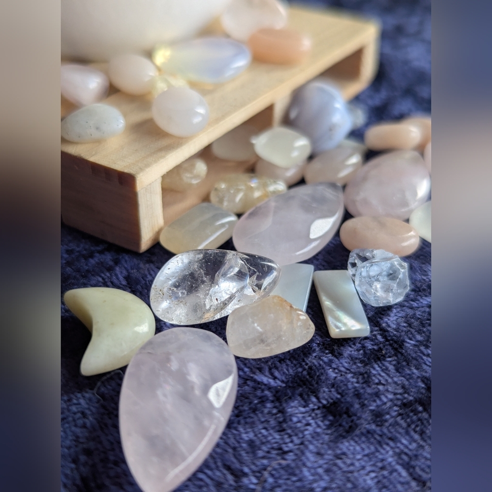 Sweet PasteL CrystaL BowL ☀️ Lemon Jade Rose Quartz 🩵 BLue Lace Agate Moonstone - Picture 6 of 10